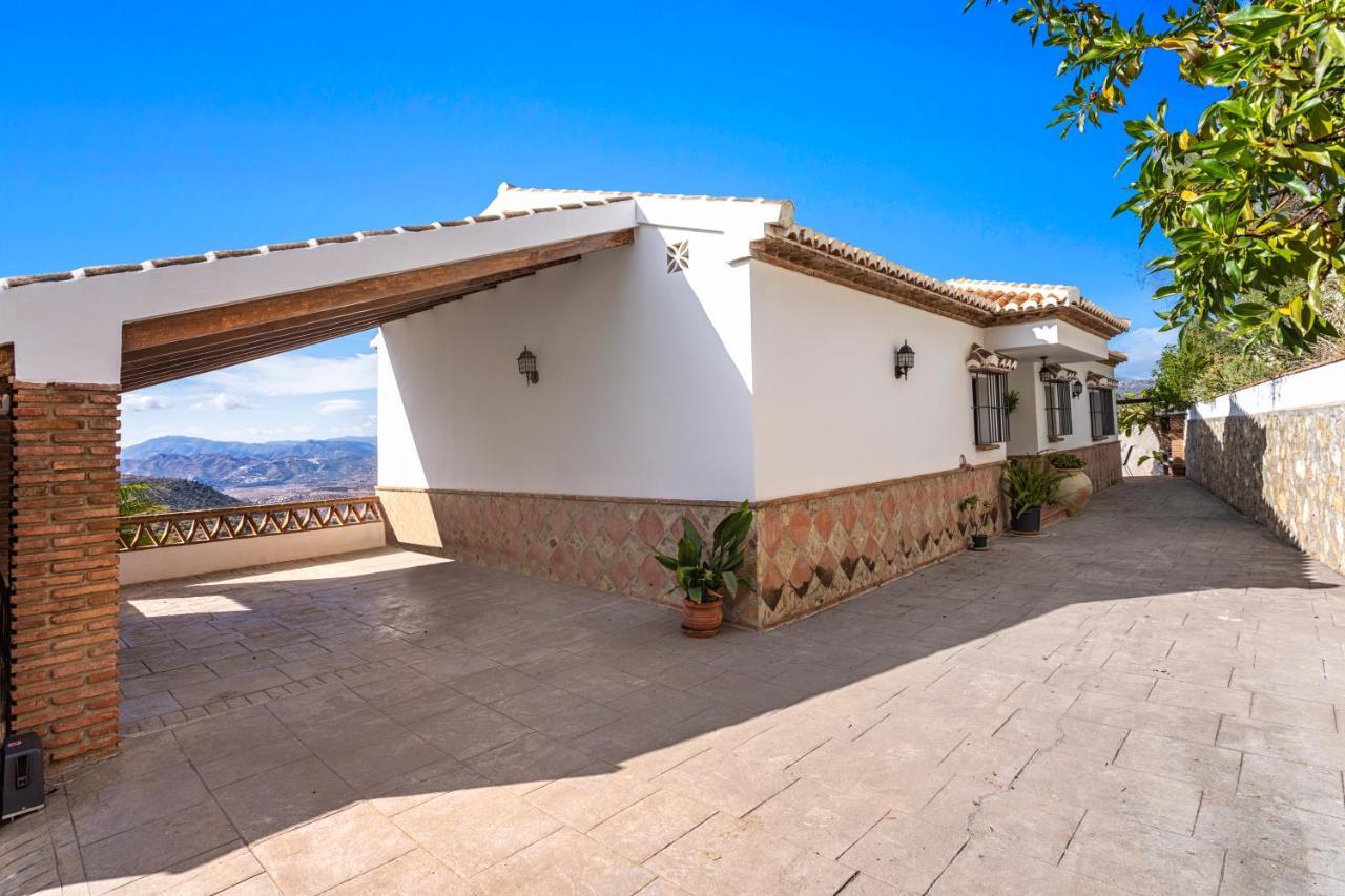 Holiday Home El Encinar Alcaucín エクステリア 写真