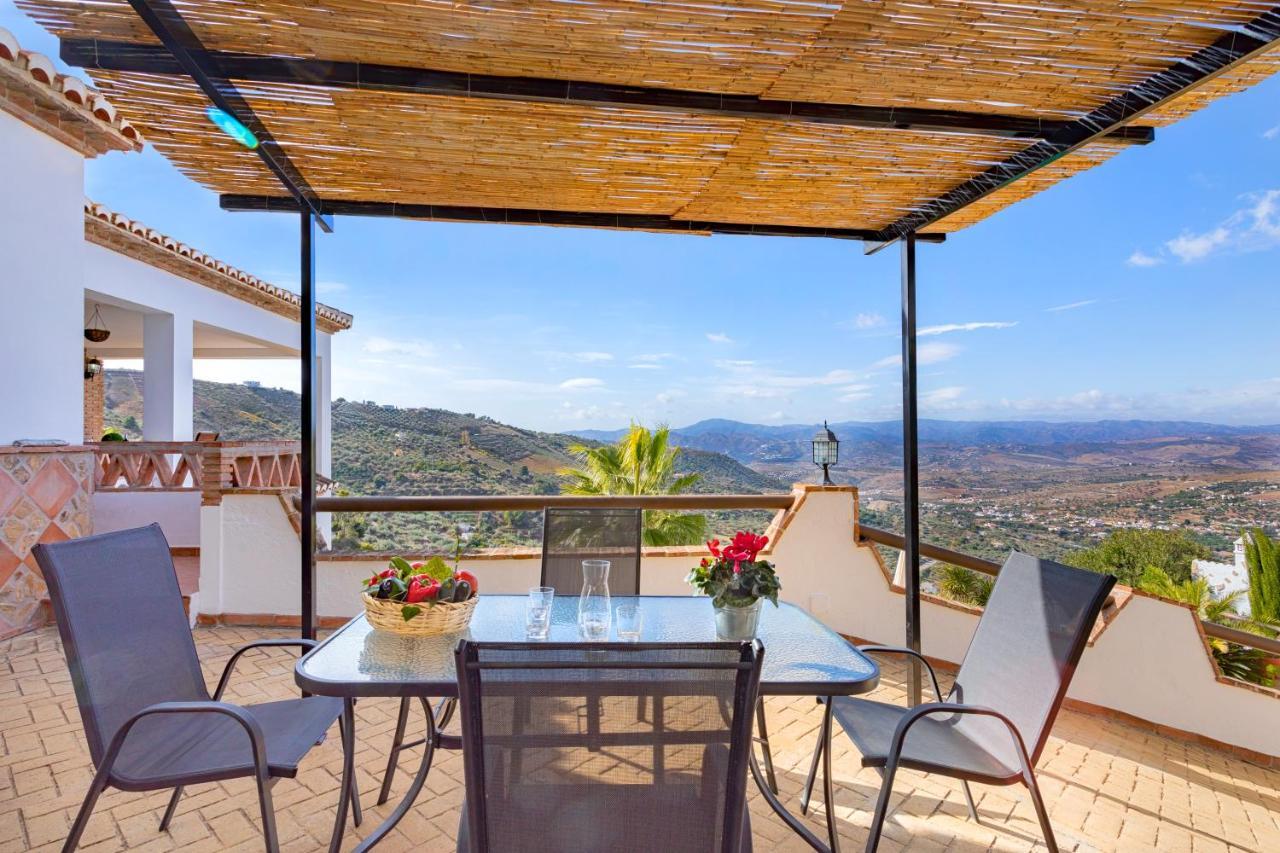 Holiday Home El Encinar Alcaucín エクステリア 写真